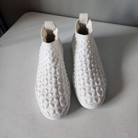 Alaia Knit Sneaker "EUC" - Picture 2 of 16